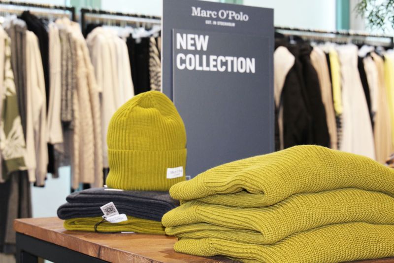 Strickoberteile und Beanie aus der Herbst-/Winterkollektion